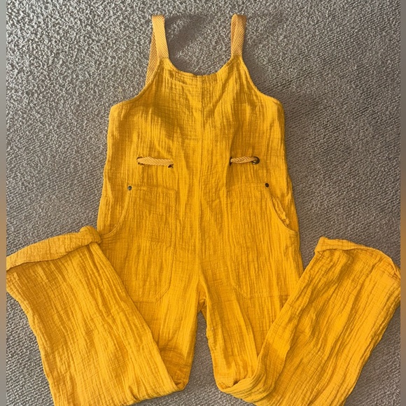 🦄5 items for $15🦄 
Girls Truce Overalls - Picture 4 of 10